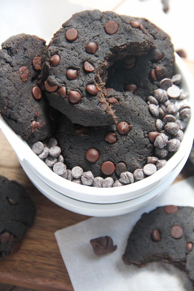 Healthy Gluten-Free Double Chocolate Chip Cookies recipe. Healthy chocolate chip cookies that are dairy-free, low-sugar and vegan. No oil added, refined sugar-free. Delicious!