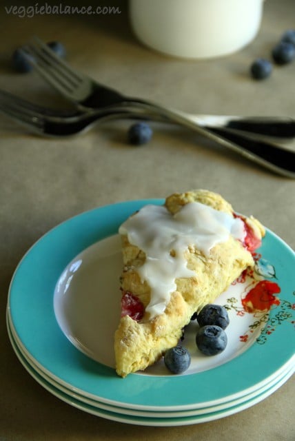 Strawberry Blueberry Scones, Vegan Low-Fat and Low Calorie compared to the traditional scone without sacrificing the flavor. (Gluten-Free, Healthy)