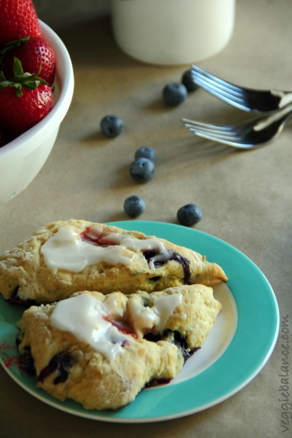 Strawberry Blueberry Scones, Vegan Low-Fat and Low Calorie compared to the traditional scone without sacrificing the flavor. (Gluten-Free, Healthy)