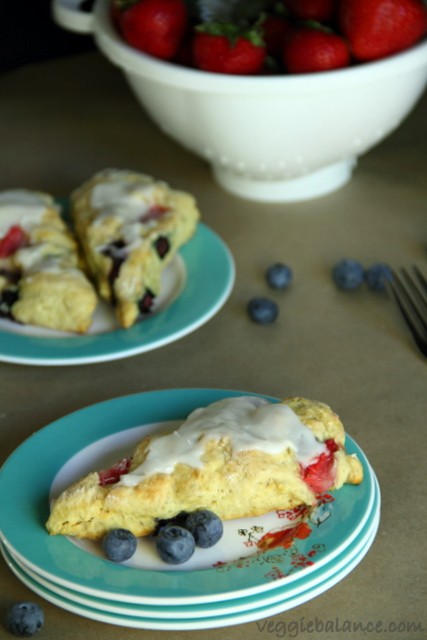 Strawberry Blueberry Scones, Vegan Low-Fat and Low Calorie compared to the traditional scone without sacrificing the flavor. (Gluten-Free, Healthy)