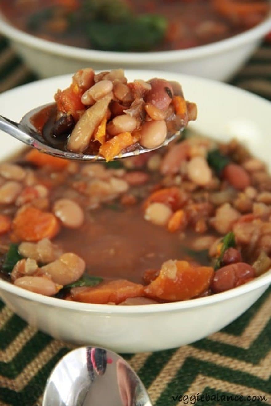 Easy & Healthy Crockpot 15 Bean Soup Recipe