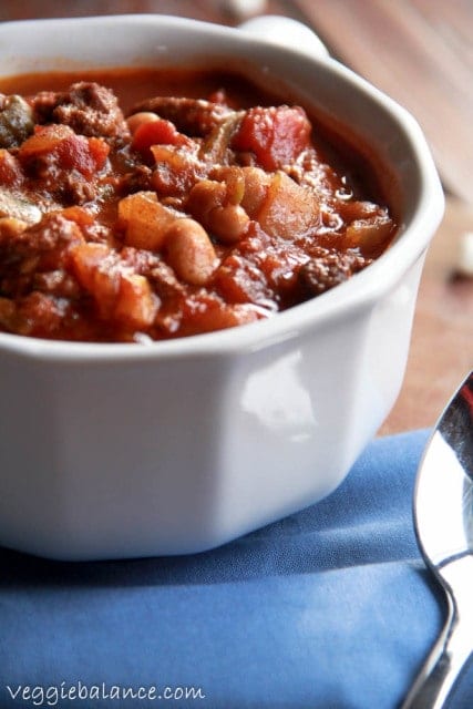 Beef Crockpot Chili - Veggiebalance.com