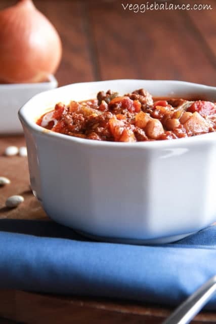 Beef Crockpot Chili - Veggiebalance.com