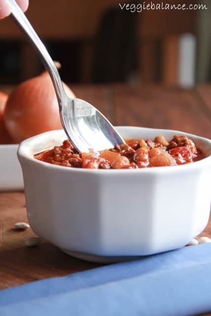 Beef Crockpot Chili - Veggiebalance.com