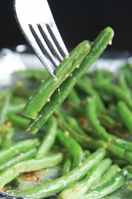 Baked Garlic Green Beans - Veggiebalance.com