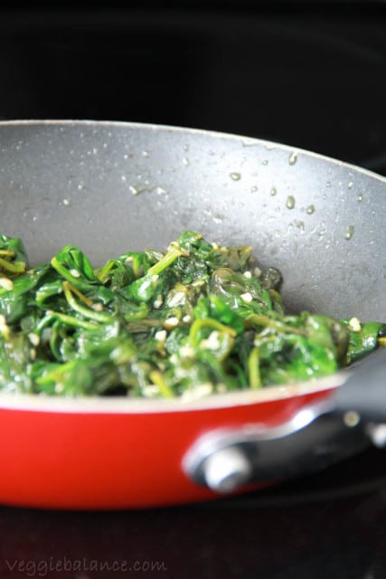 Garlic Sauteed Spinach - Veggiebalance.com