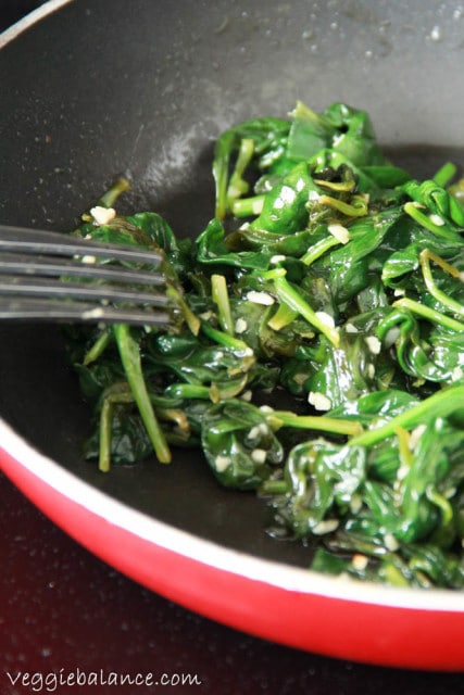 Garlic Sauteed Spinach - Veggiebalance.com