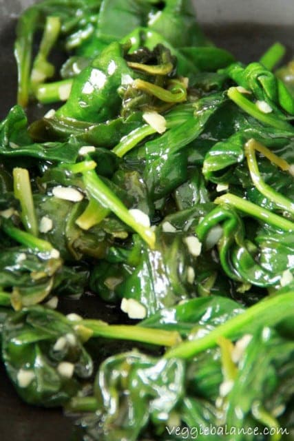 Garlic Sauteed Spinach - Veggiebalance.com