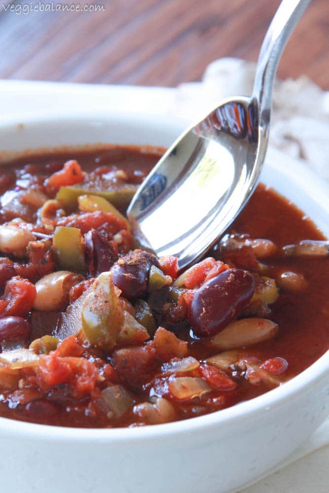 Vegetarian Chili with Banana Peppers - Veggiebalance.com