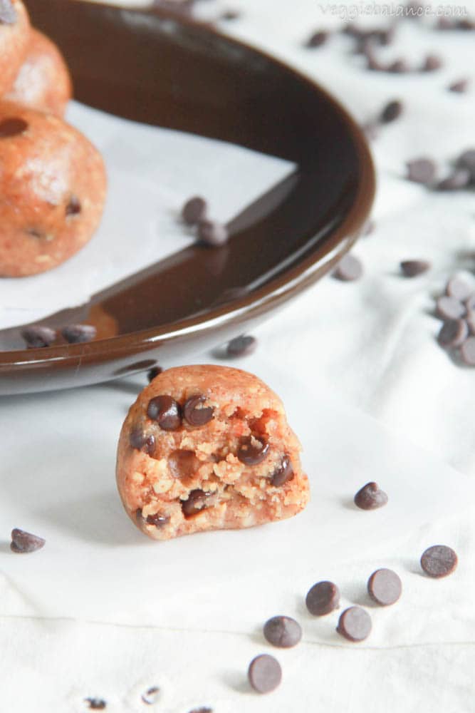 Chocolate Chip Almond Bites - Veggiebalance.com