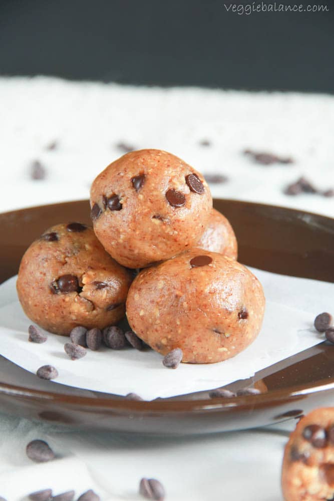 Chocolate Chip Almond Bites - Veggiebalance.com