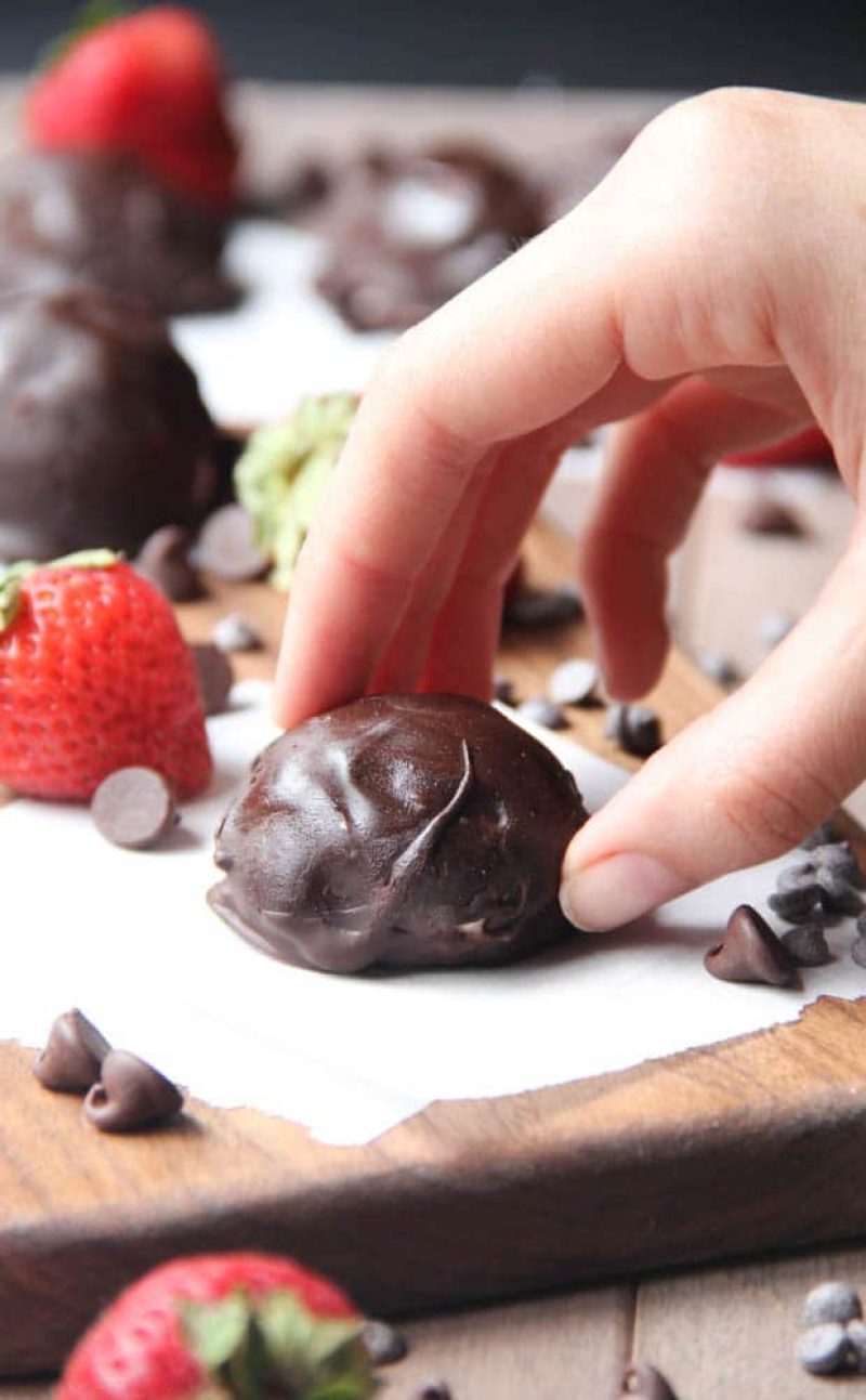 Strawberry Cream Cheese Truffles Recipe