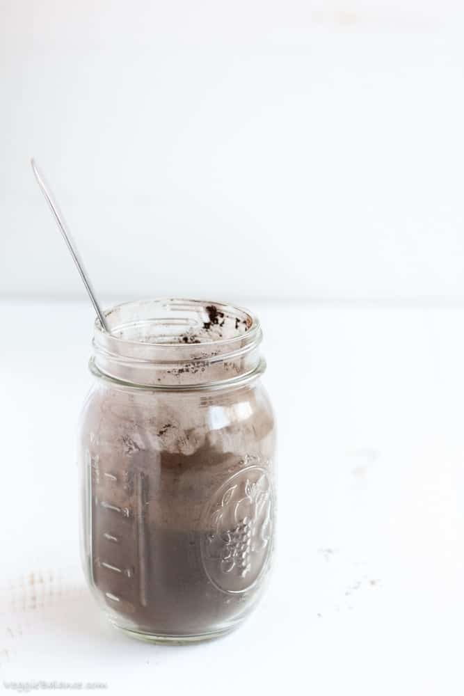 Healthy Hot Chocolate {Low-Sugar, Vegan, Dairy-Free} - Veggiebalance.com