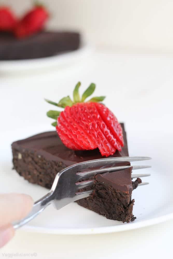 Flourless Chocolate Cake recipe {Gluten-Free, Dairy-Free} - Veggiebalance.com