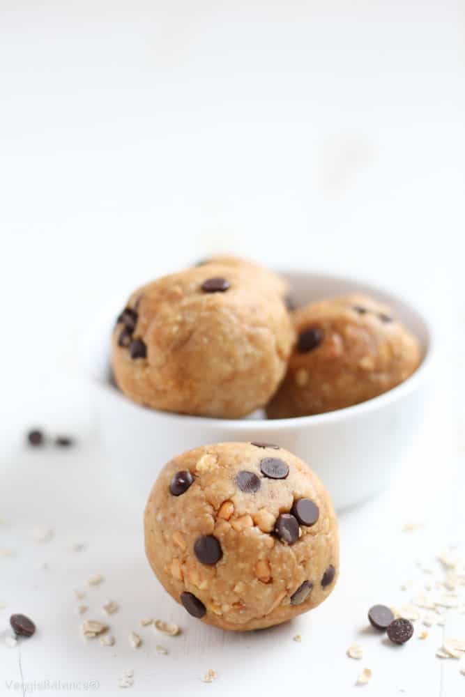 No Bake Energy Bites {Peanut Butter Oatmeal} - Veggiebalance.com