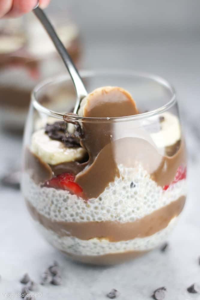 Chocolate Banana Chia Seed Pudding Parfait - Veggiebalance.com