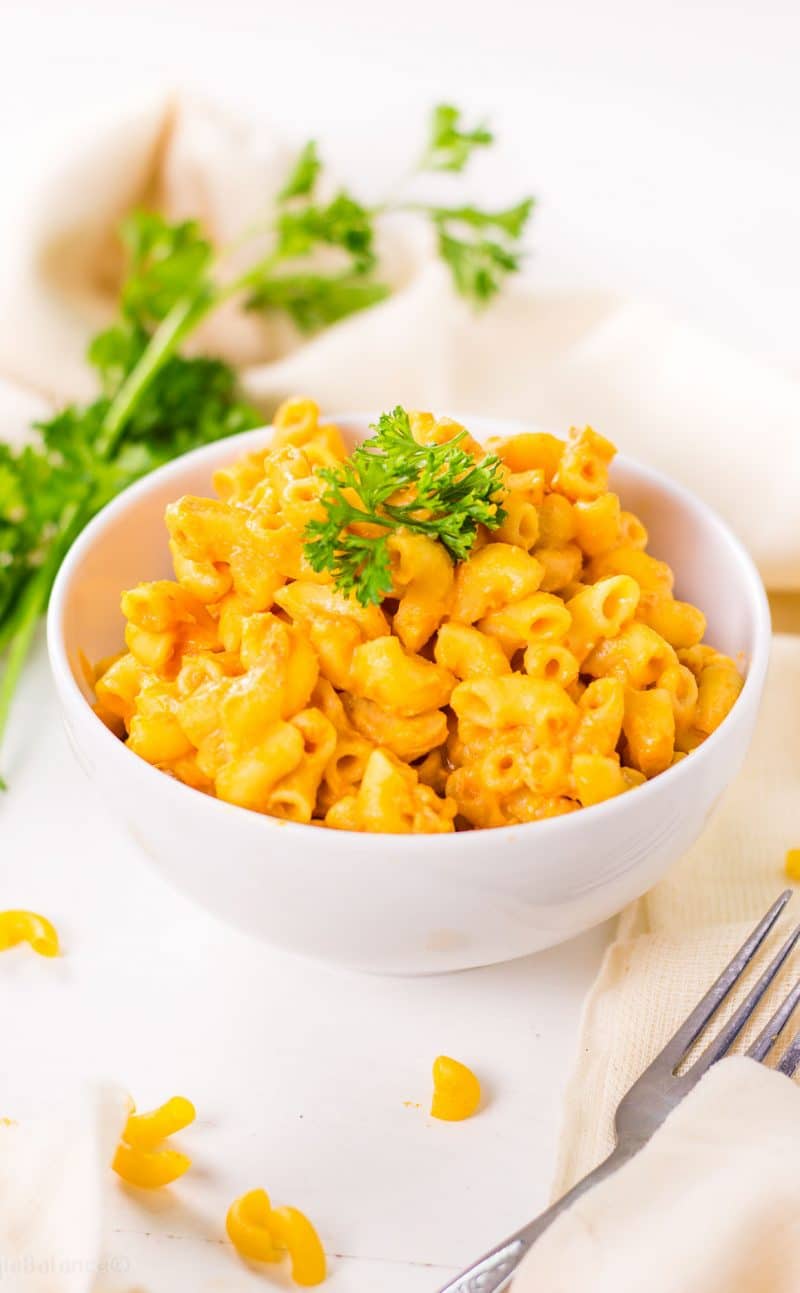 Creamy Vegan Mac and Cheese Recipe (Dairy-Free)