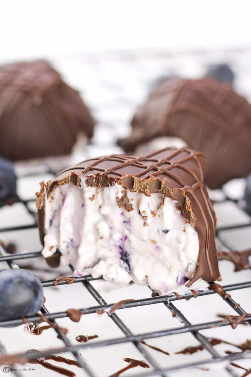 Blueberry Cream Cheese Truffles Recipe Gluten-Free Dairy-Free Vegan - Veggiebalance.com