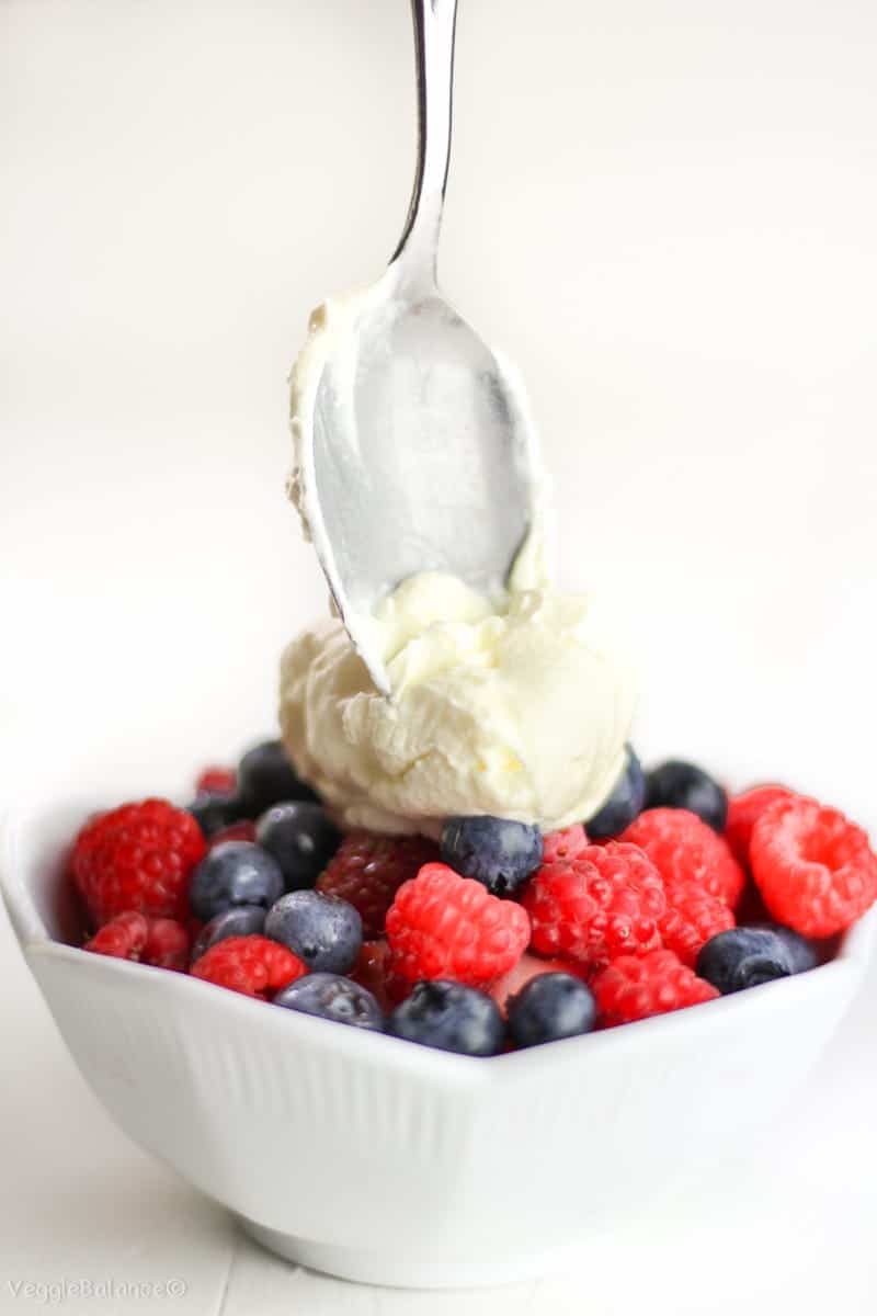 Fresh Whipped Cream Recipe and How-To Make It at Home - Veggiebalance.com