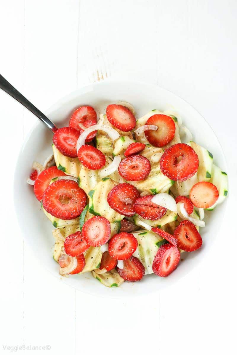 Strawberry Cucumber Salad Recipe with Balsamic Dressing - Veggiebalance.com