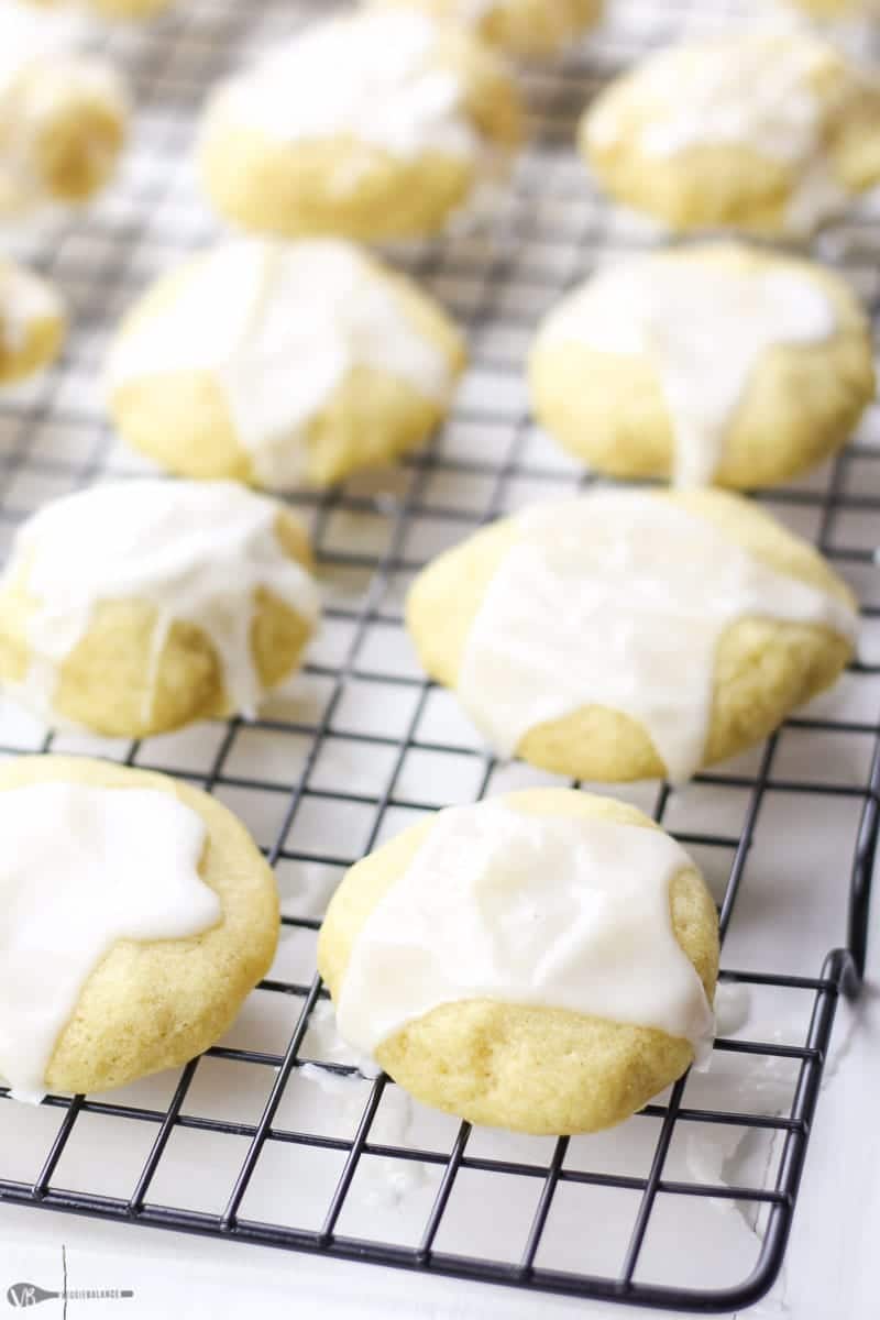 Almond Meltaway Cookies -resepti - Veggiebalance.com