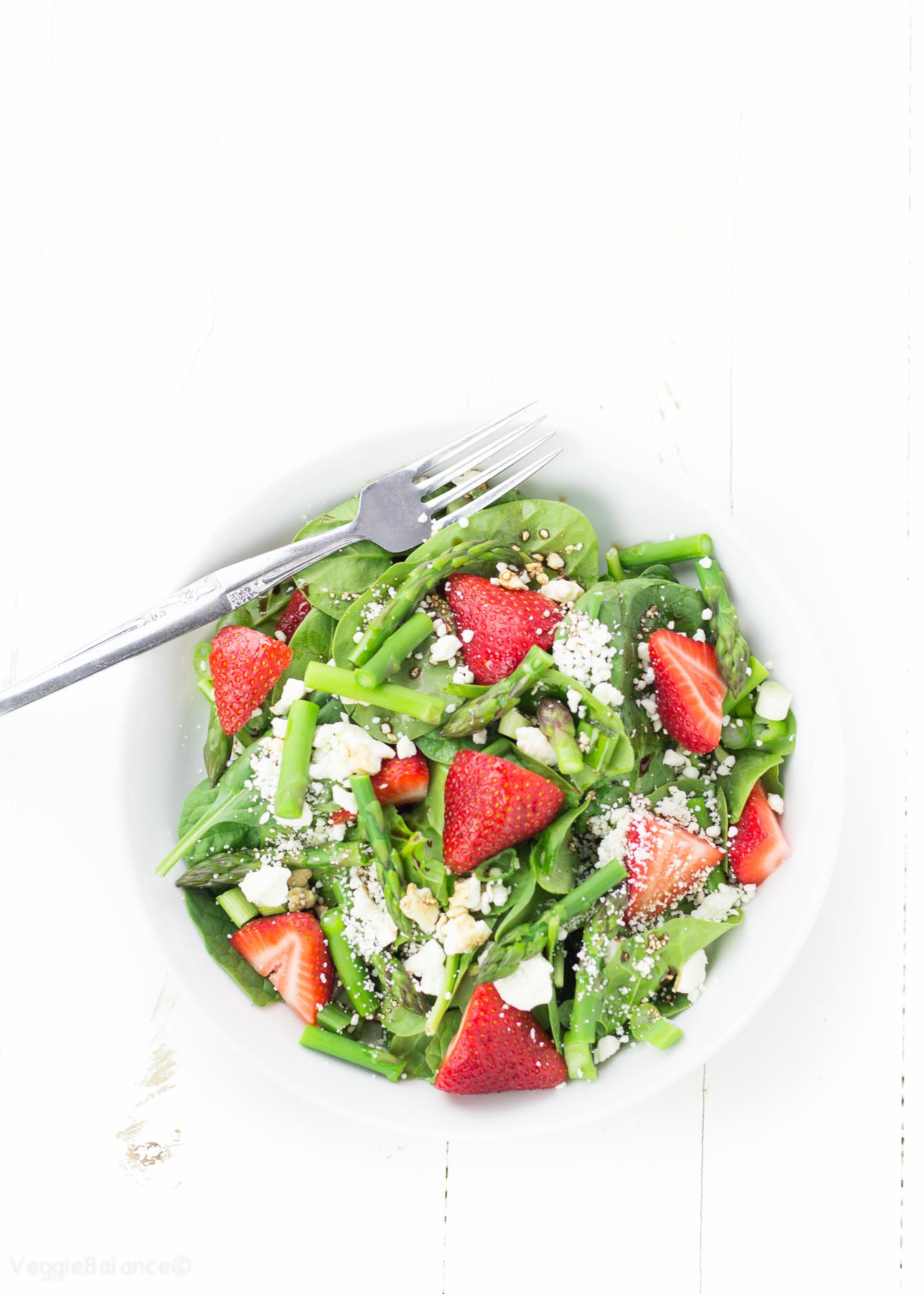 Strawberry Spinach Salad with Asparagus - Veggiebalance.com