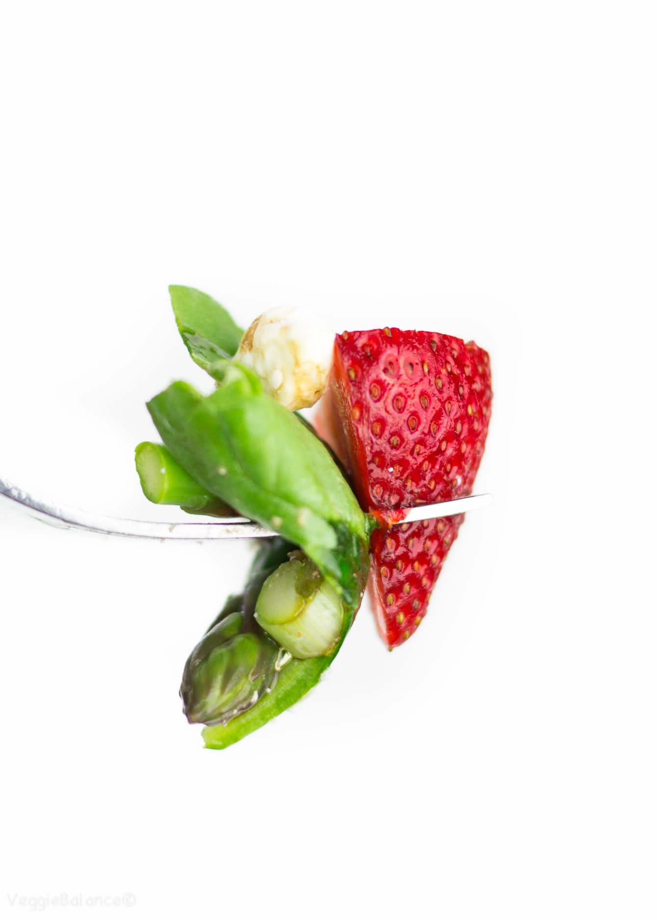 Strawberry Spinach Salad with Asparagus - Veggiebalance.com