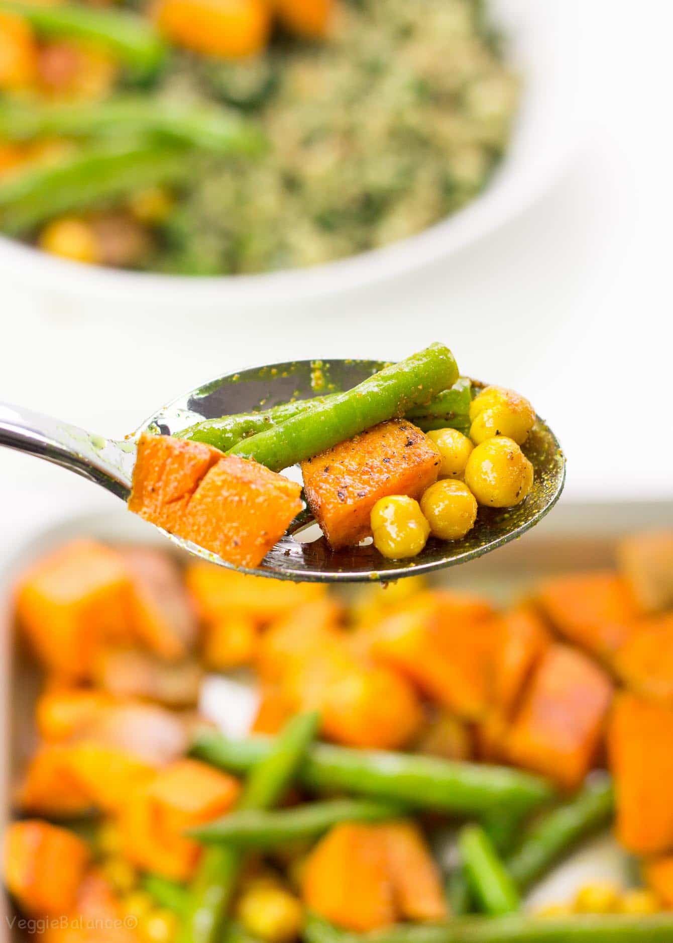 Turmeric Roasted Sweet Potato, Green Beans and Crunchy Chickpeas - Veggiebalance.com