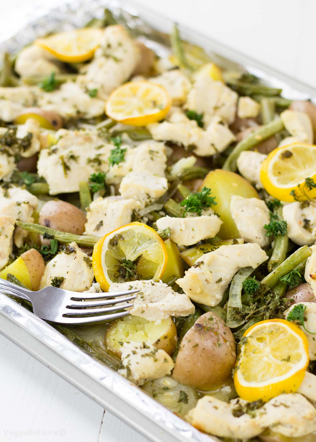 Garlic Chicken, Potatoes,Green Beans Sheet Pan Dinner - Veggiebalance.com