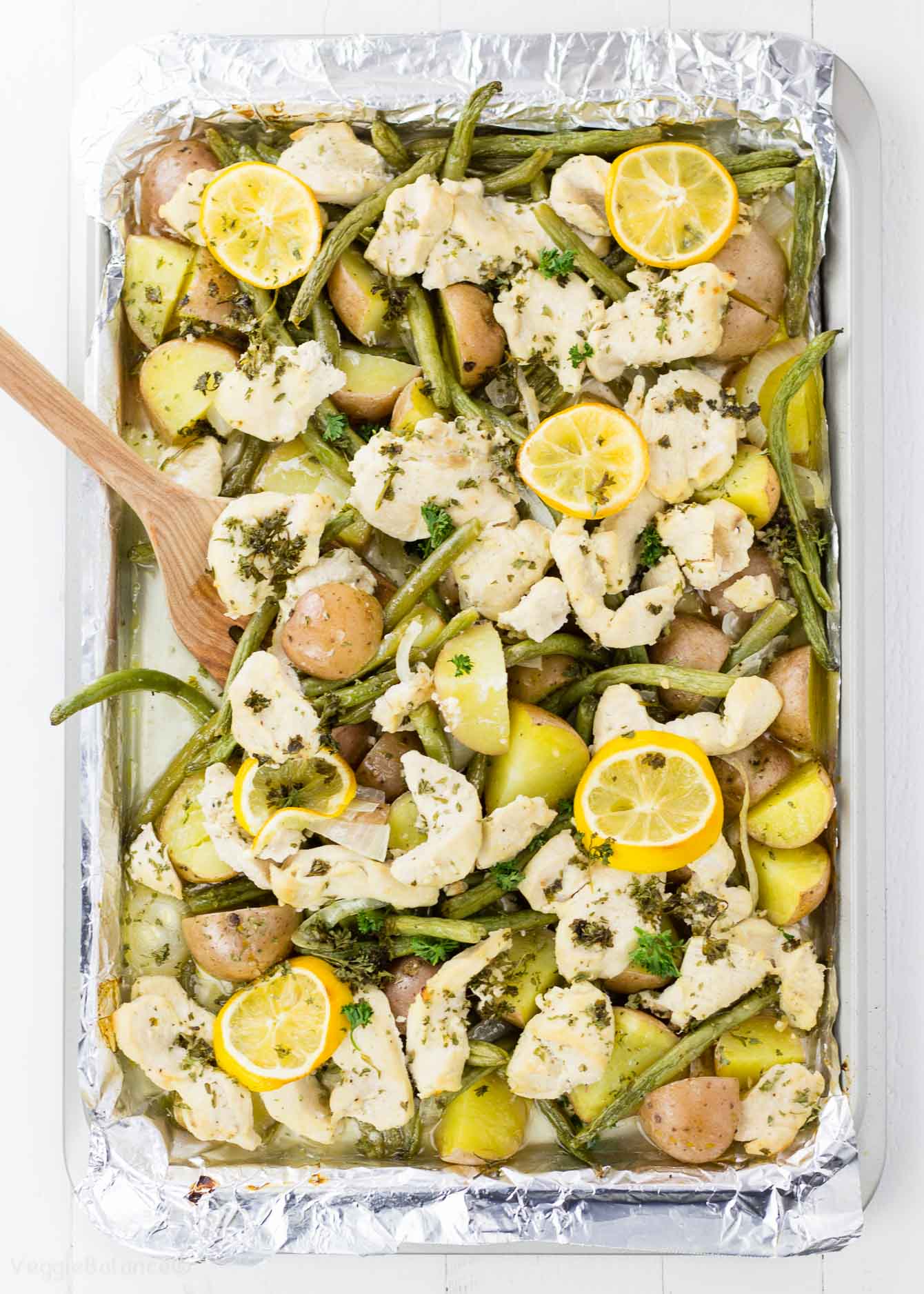 Garlic Chicken, Potatoes,Green Beans Sheet Pan Dinner - Veggiebalance.com