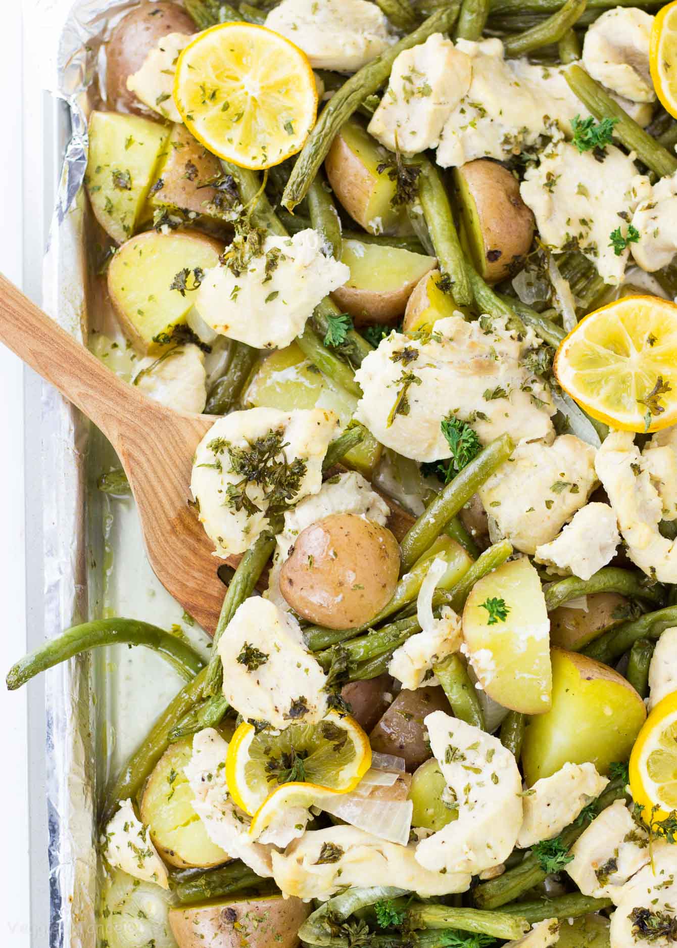 Garlic Chicken, Potatoes,Green Beans Sheet Pan Dinner - Veggiebalance.com