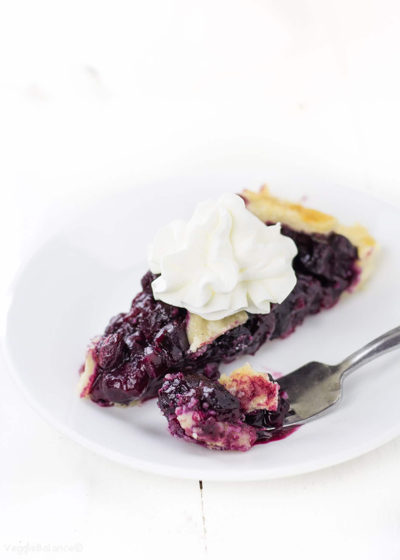 Gluten Free Pie Crust recipe with a Perfect Blueberry Filling - Veggiebalance.com