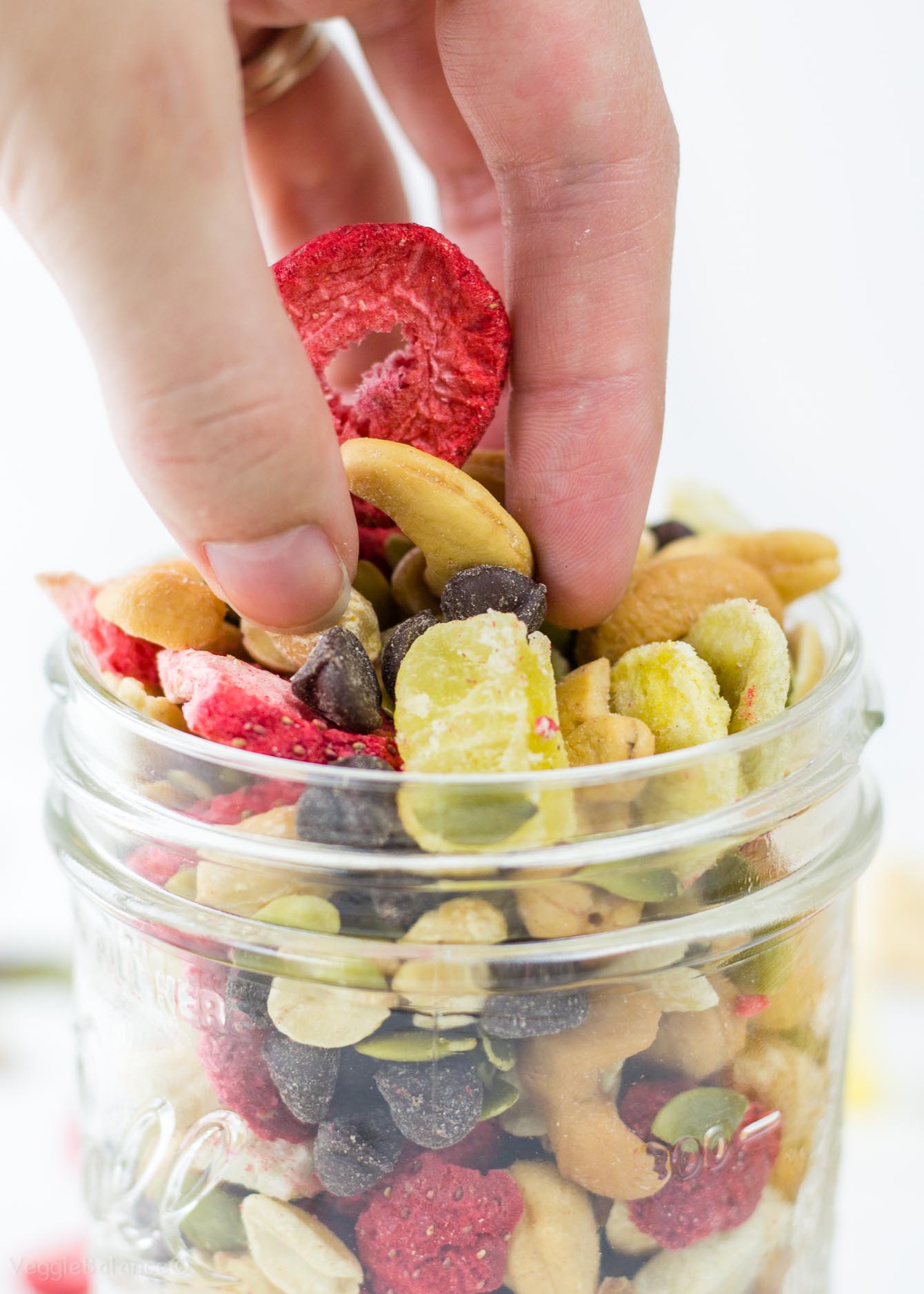 Banana Split Trail Mix recipe gluten free - Veggiebalance.com