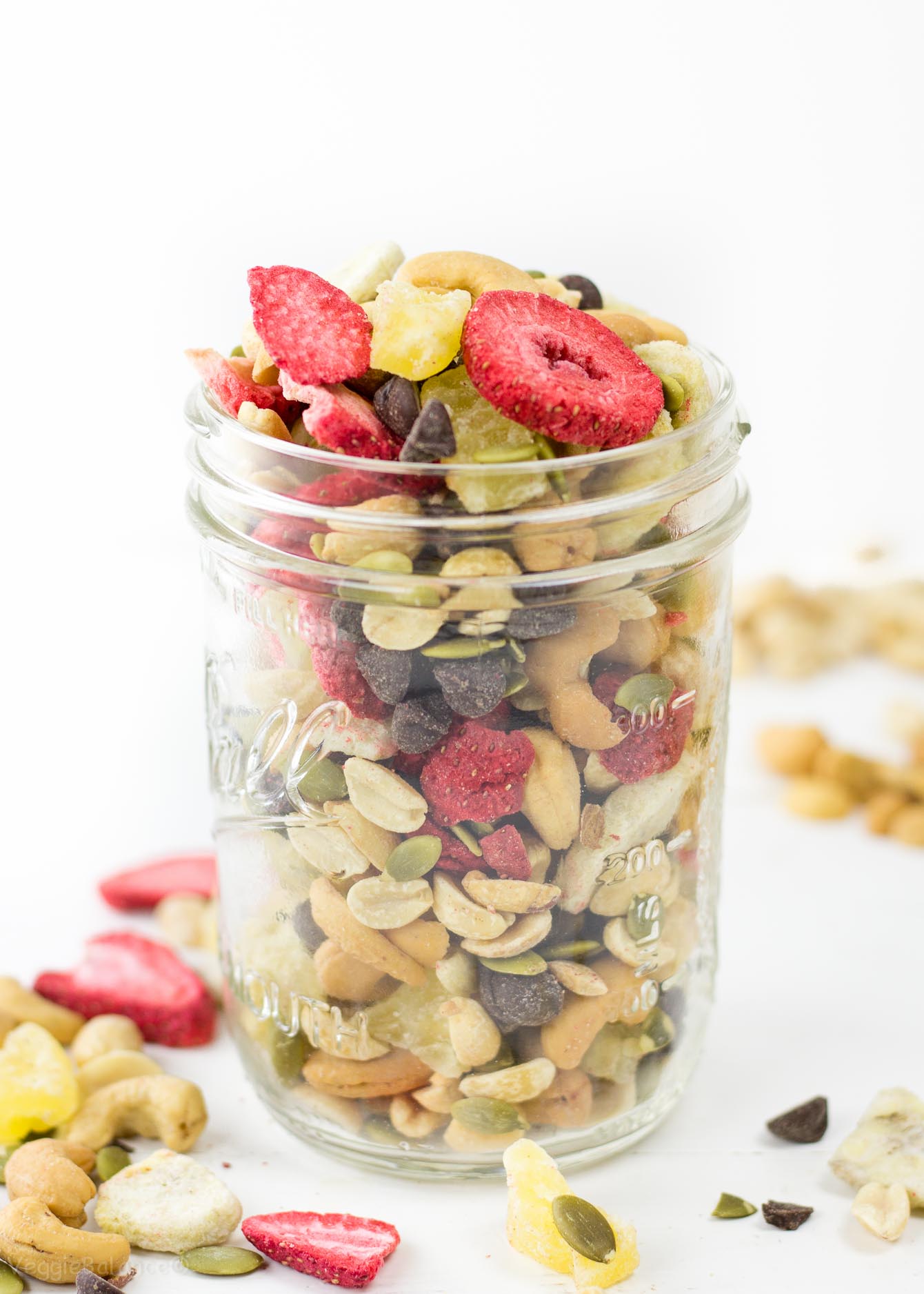 Banana Split Trail Mix recipe gluten free - Veggiebalance.com