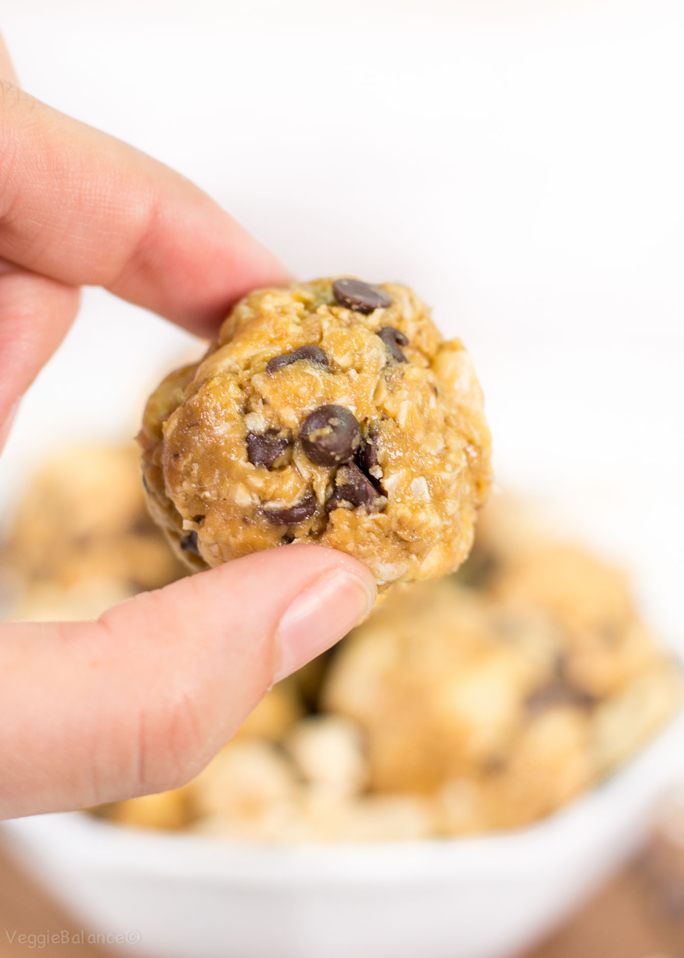 No Bake Peanut Butter Chocolate Breakfast Bites - Veggiebalance.com