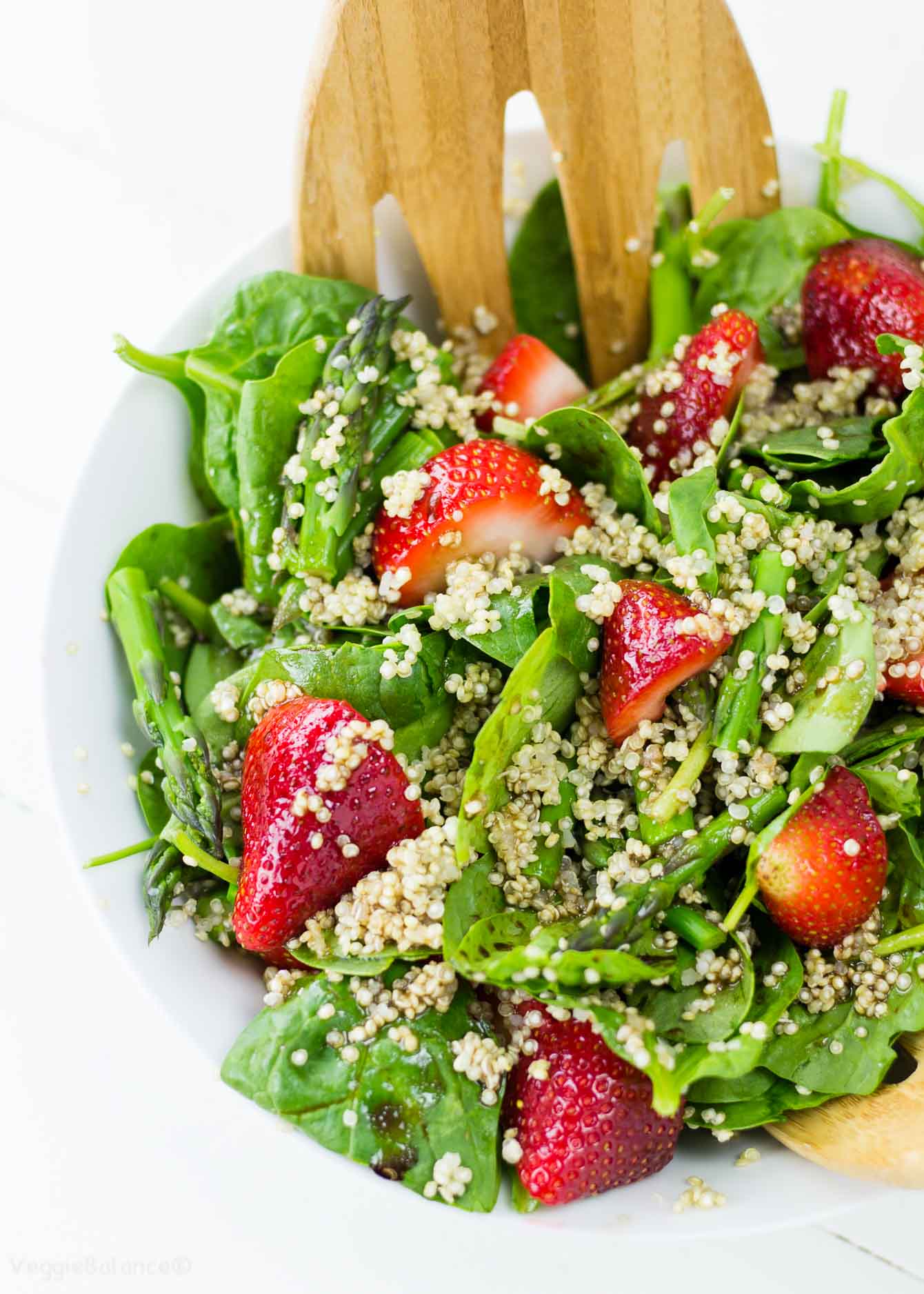 Strawberry Asparagus Quinoa Salad recipe gluten free - Veggiebalance.com