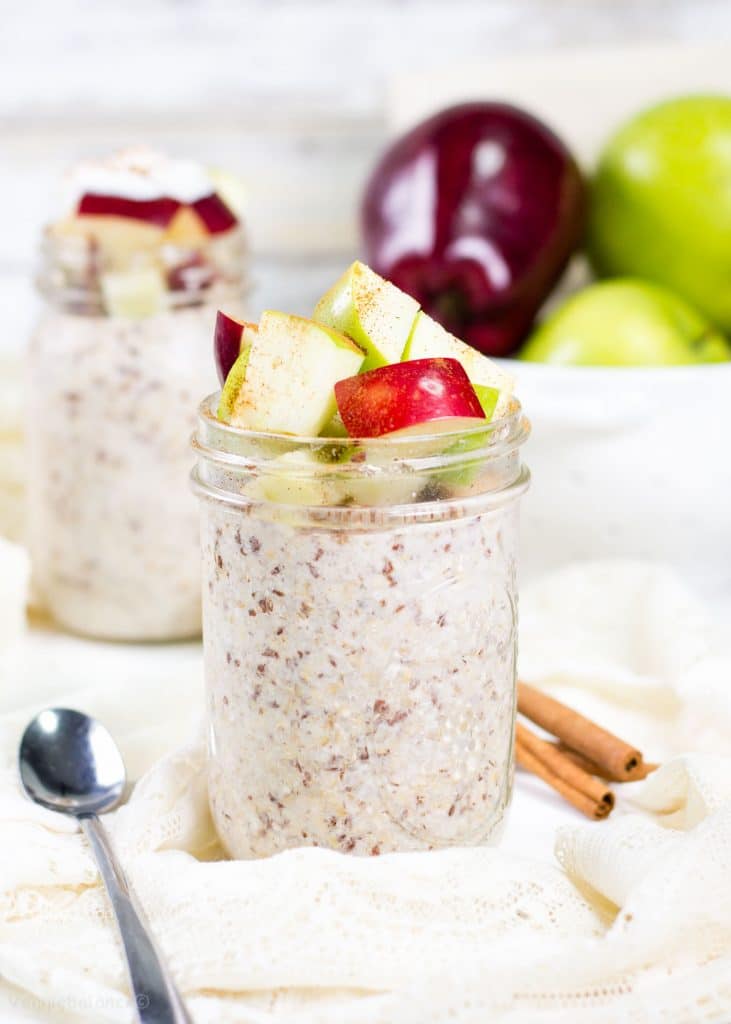 Easy & Healthy Easy Apple Cinnamon Overnight Oatmeal Recipe