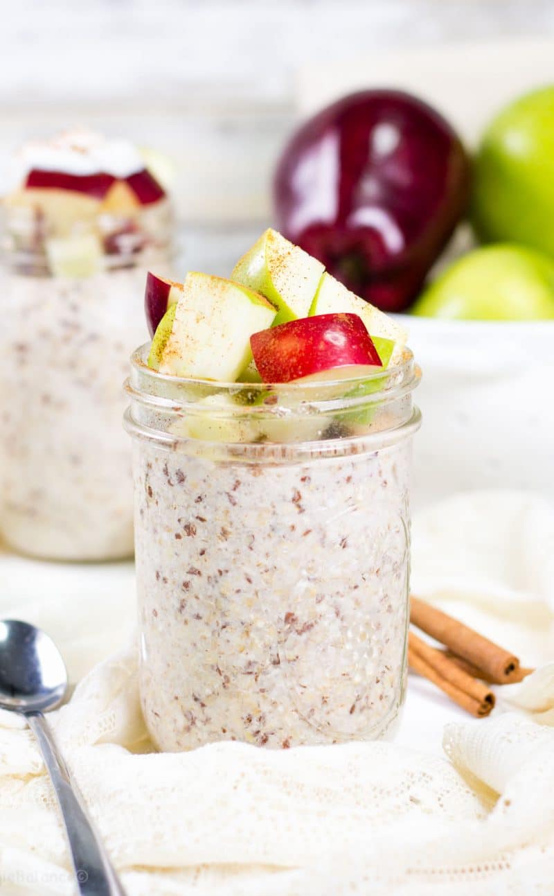 Easy Apple Cinnamon Overnight Oatmeal Recipe