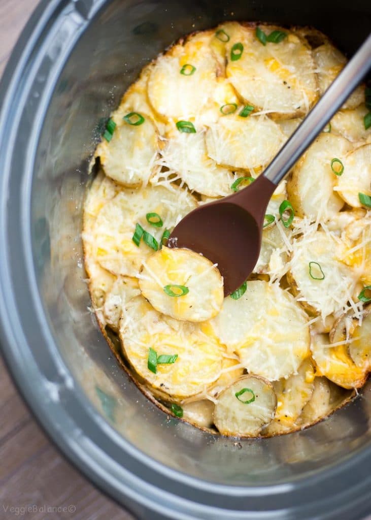 Slow Cooker Scalloped Potatoes Recipe (Easy Scalloped Potatoes)